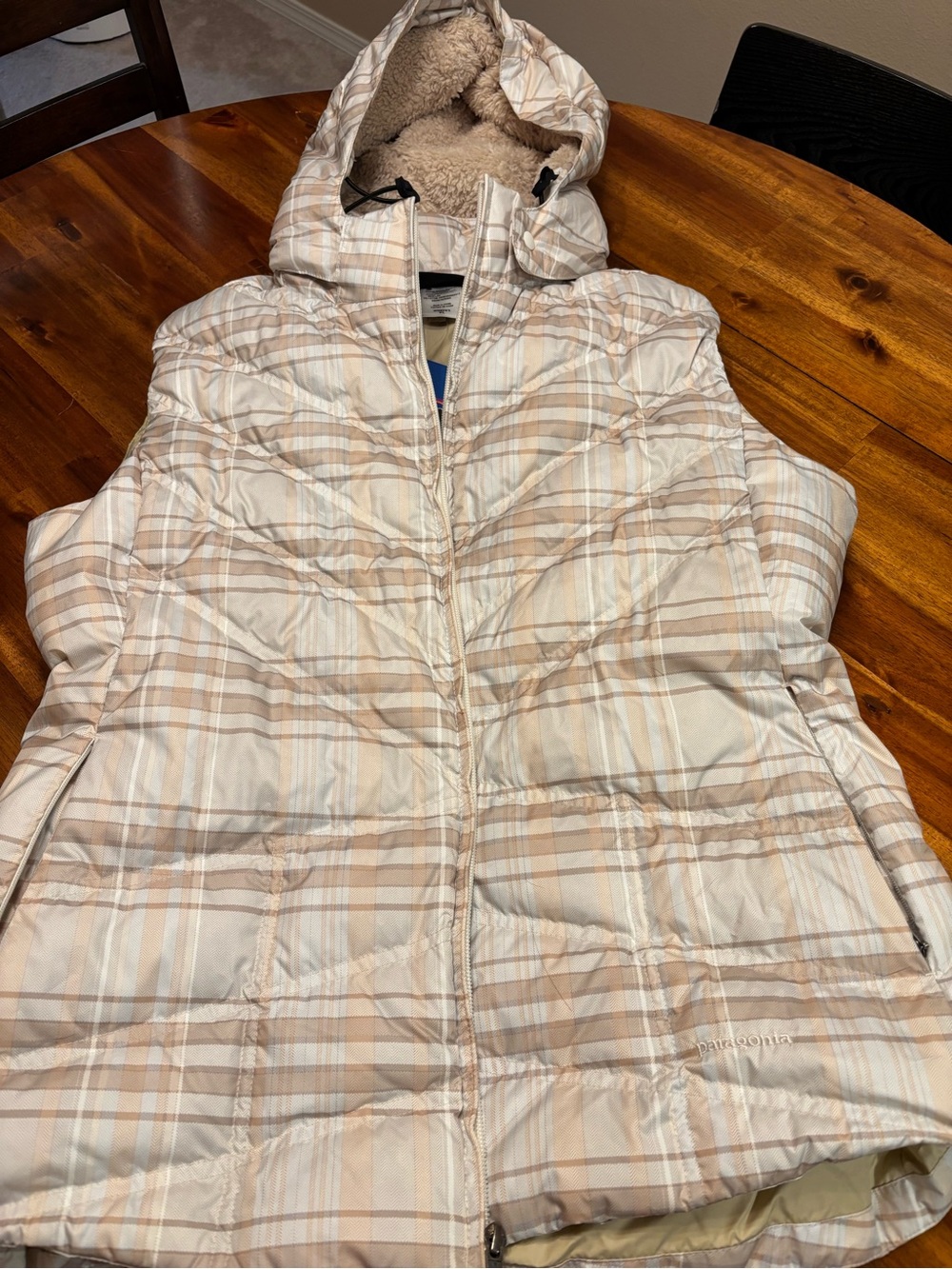 Patagonia Vest w/hood, NWT, XL Slim Fit